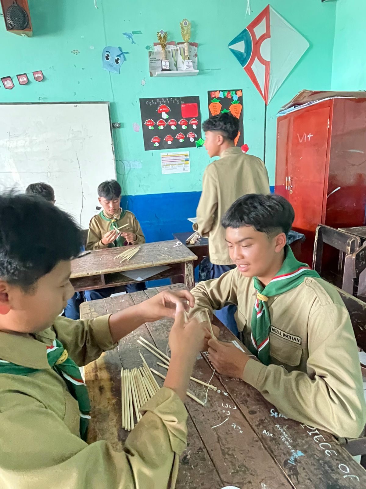 Lomba Tali Menali